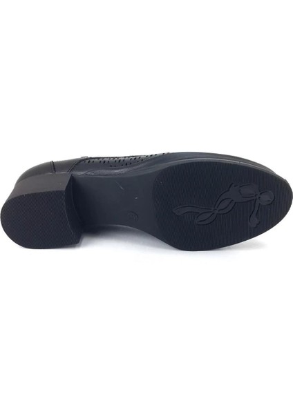 1709260Y Topuklu Delikli Klasik Deri Kadın Ayakkabı fırsatları