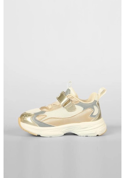 346.25Y.202 Altın Spor Ayakkabı modelleri