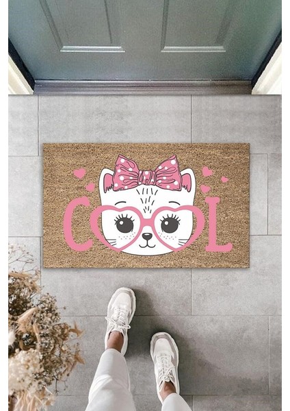 Dijital Baskı Kahverengi Cool Pembe Gözlüklü Fiyonklu Kedi Dekoratif Kapı Paspası K-2039