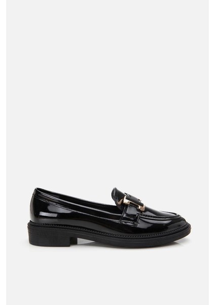 Kadın Rugan Siyah Tokalı Klasik Loafer