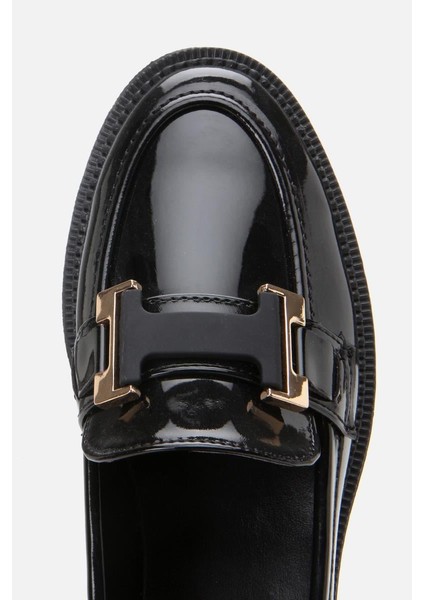 Kadın Rugan Siyah Tokalı Klasik Loafer