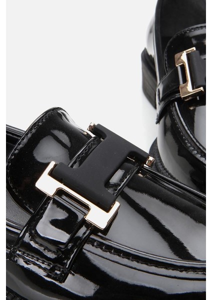 Kadın Rugan Siyah Tokalı Klasik Loafer
