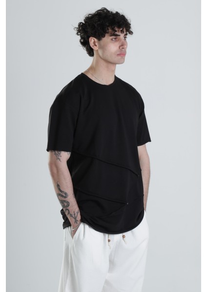 Siyah Halat Detaylı Tasarım T-Shirt fırsatları