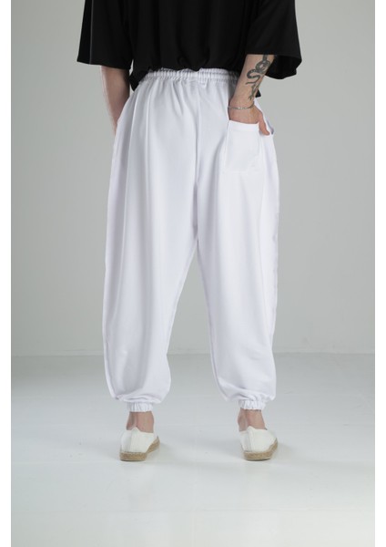 Beyaz Dikiş Detaylı Pileli Yarım Şalvar fırsatları