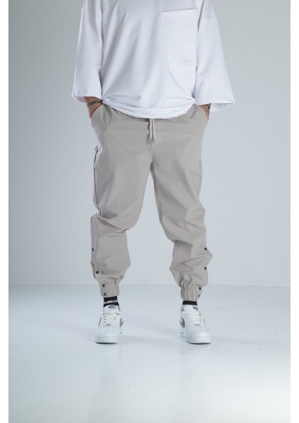 Paça Detaylı Bej Jogger Pantolon