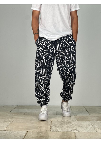 Siyah Beyaz Grafiti Desenli Jogger