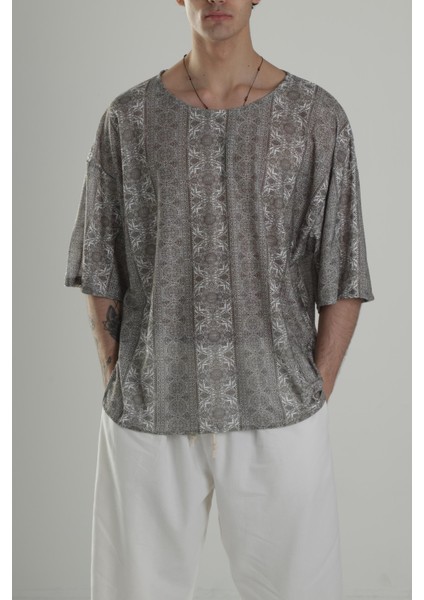 Etnik Yeşil Desenli T-Shirt