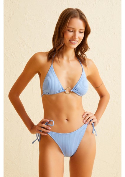 Dokulu Aksesuarlı Mavi Üçgen Bikini Takım fiyatları