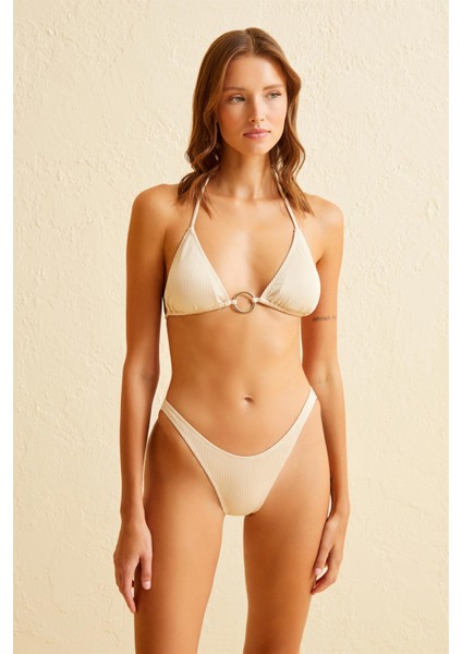 Dokulu Aksesuarlı Ekru Üçgen Bikini Takım