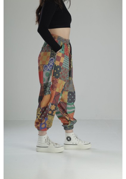 Renkli Desenli Rahat Kesim Bürümcük Jogger Pantolon