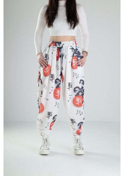 Beyaz Chinese Desenli Yarım Şalvar