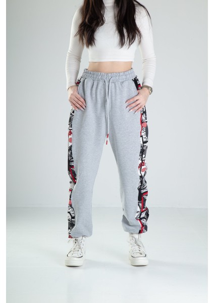 Çizgi Roman Desenli Gri Jogger