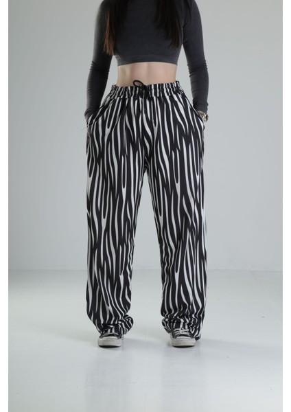 Rahat Kesim Desenli Baggy Pantolon