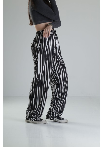 Rahat Kesim Desenli Baggy Pantolon
