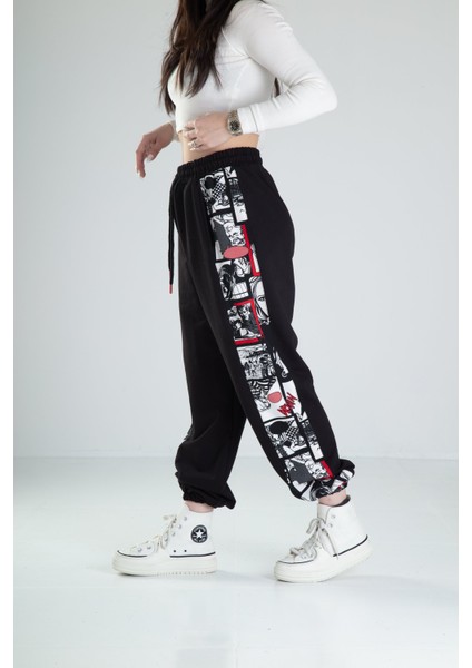 Çizgi Roman Desenli Siyah Jogger fiyatları