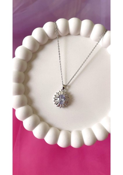 Oval Zirkon Taşlı Çelik Kolye