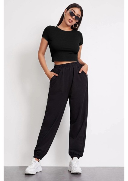 Kadın Siyah Yuvarlak Yaka Yarım Kol Crop Top Bluz