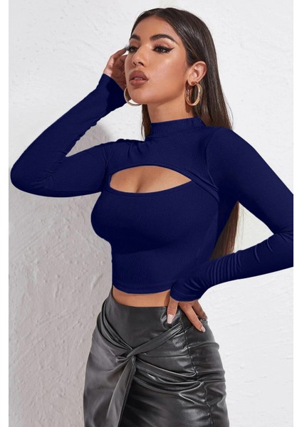 Kadın Lacivert Göğüs Dekolteli Uzun Kollu Cut Out Crop Top Bluz