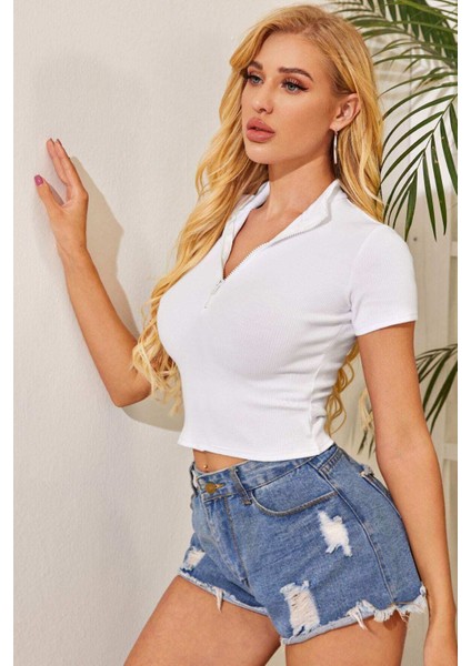 Kadın Beyaz Yarım Fermuarlı ve Kısa Kollu Crop Top Bluz