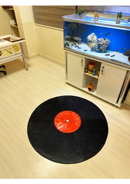 Gerçek Kırmızı Plak Şeklinde Makinede Yıkanabilir Süngerli Yüzey Kaymaz Dot Taban Halı modelleri