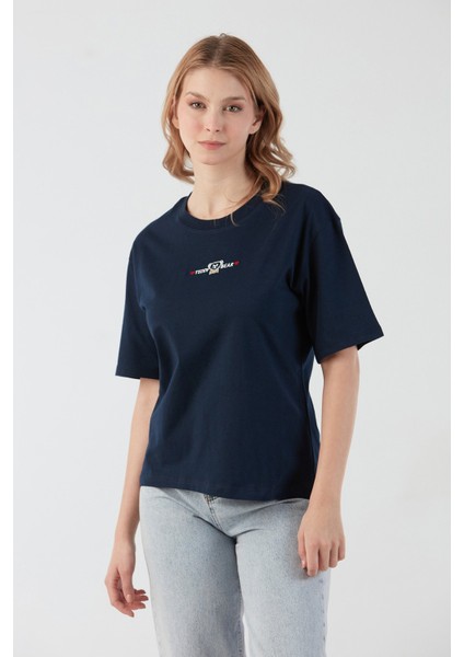 Teddy Bear Yazı Nakışlı Bisiklet Yaka Tişört fırsatları