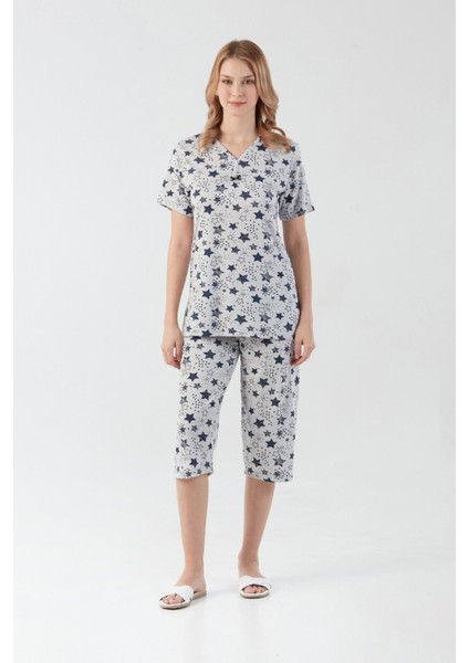 Büyük Yıldız Desenli Kısa Kol Kapri Pijama Takımı modelleri