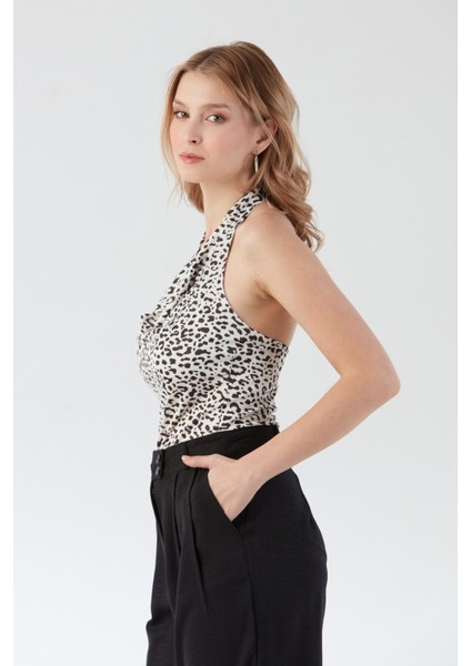 Dalmaçya Desenli Boyundan Geçmeli Çıtçıtlı Body fırsatları