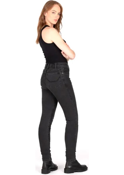 Colton Skinny-Fit Korumalı Denim Kadın Motosiklet Pantolonu (Kısa Bacak) Koyu Gri modelleri