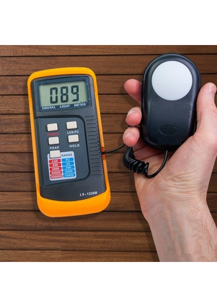 LX-1330B Işık Ölçer Lüksmetre