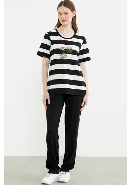 Rahat Kalıp Çizgili Pantolon Takım - Siyah