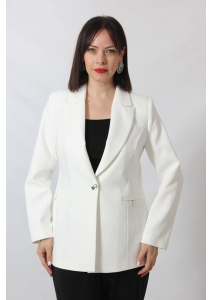 1904 Beyaz Fermuarlı Cep Aksesuarlı Kadın Büyük Beden Blazer Ceket