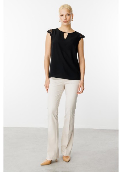 Dantel Detaylı Kolsuz Siyah Kadın Bluz 3058-2Y5