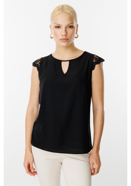 Dantel Detaylı Kolsuz Siyah Kadın Bluz 3058-2Y5 fiyatları