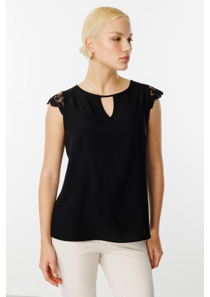 Dantel Detaylı Kolsuz Siyah Kadın Bluz 3058-2Y5 modelleri