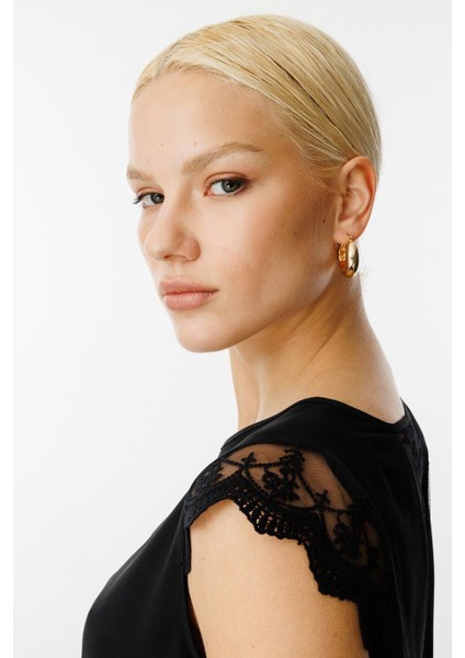 Dantel Detaylı Kolsuz Siyah Kadın Bluz 3058-2Y5 indirimleri