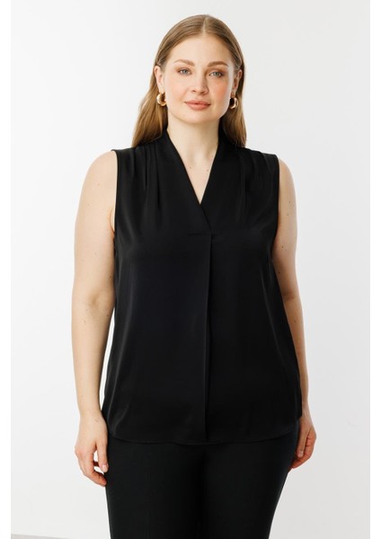 V Yaka Saten Siyah Kadın Bluz 3562-2Y5