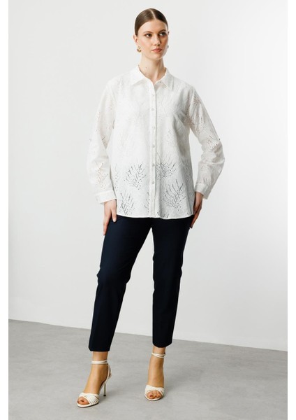 Önü Düğmeli Ekru Kadın Dantelli Bluz 3512-2Y5 modelleri