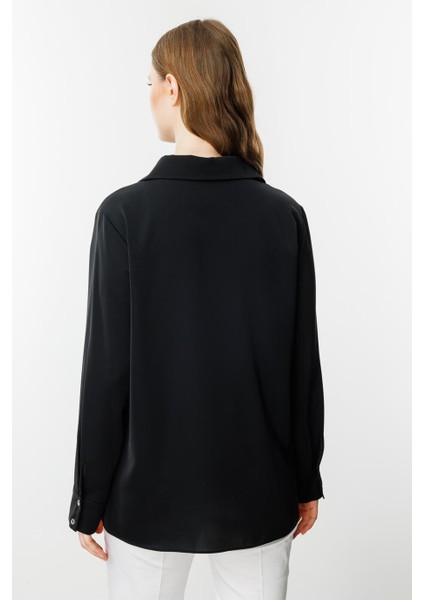 Kapak Cepli Düğmeli Siyah Kadın Gömlek 3526-2Y5 fırsatları