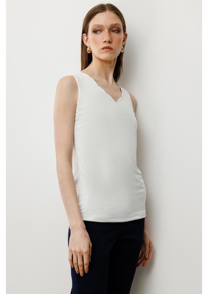 Dilim Yaka Basic Ekru Kadın Bluz 51315-2Y5 fiyatları