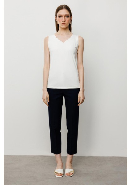 Dilim Yaka Basic Ekru Kadın Bluz 51315-2Y5 modelleri