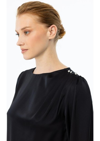 Omzu Incili Saten Siyah Kadın Bluz 2061-2K5 fırsatları