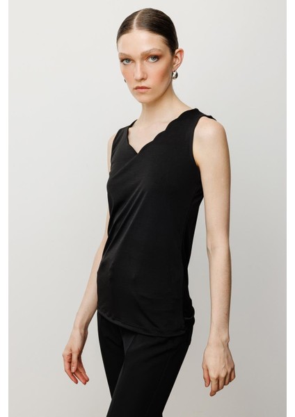 Dilim Yaka Basic Siyah Kadın Bluz 51315-2Y5 modelleri