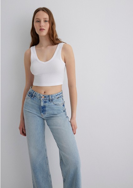 V Yaka Beyaz Basic Crop Atlet 1612375-620