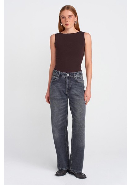 Bisiklet Yaka Kolsuz Kahve Kadın Bluz 20868-2Y5 fiyatları