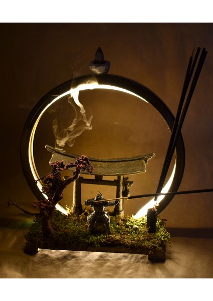 Samuray Ruhunun Tütsülüğü ve LED Gece Lambası