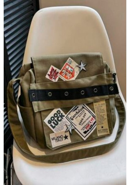 Haki Good Luck Patch Baskılı Postacı Omuz Çantası