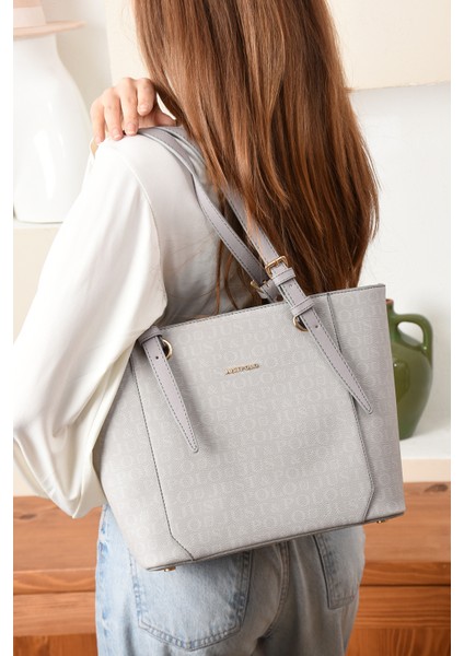 Kahverengi Birinci Sınıf Kadın El ve Omuz Çantası Yeni Sezon Ebat :boy: 25 En : 35 cm