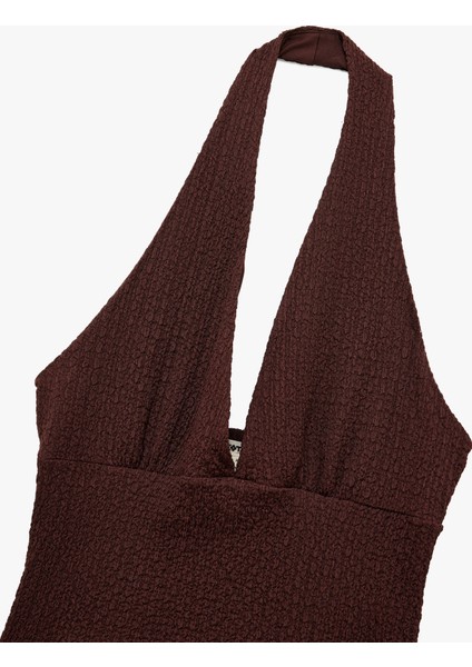 Bürümcük Kumaş Dokulu Slim Fit Sırt Dekolteli Halter Yaka Bluz