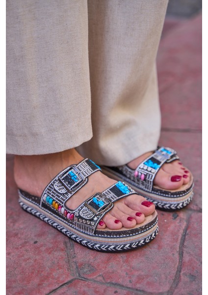 Siyah Kadın Taş ve Boncuk Detaylı Tokalı Platform Terlik