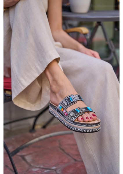 Siyah Kadın Taş ve Boncuk Detaylı Tokalı Platform Terlik fiyatları